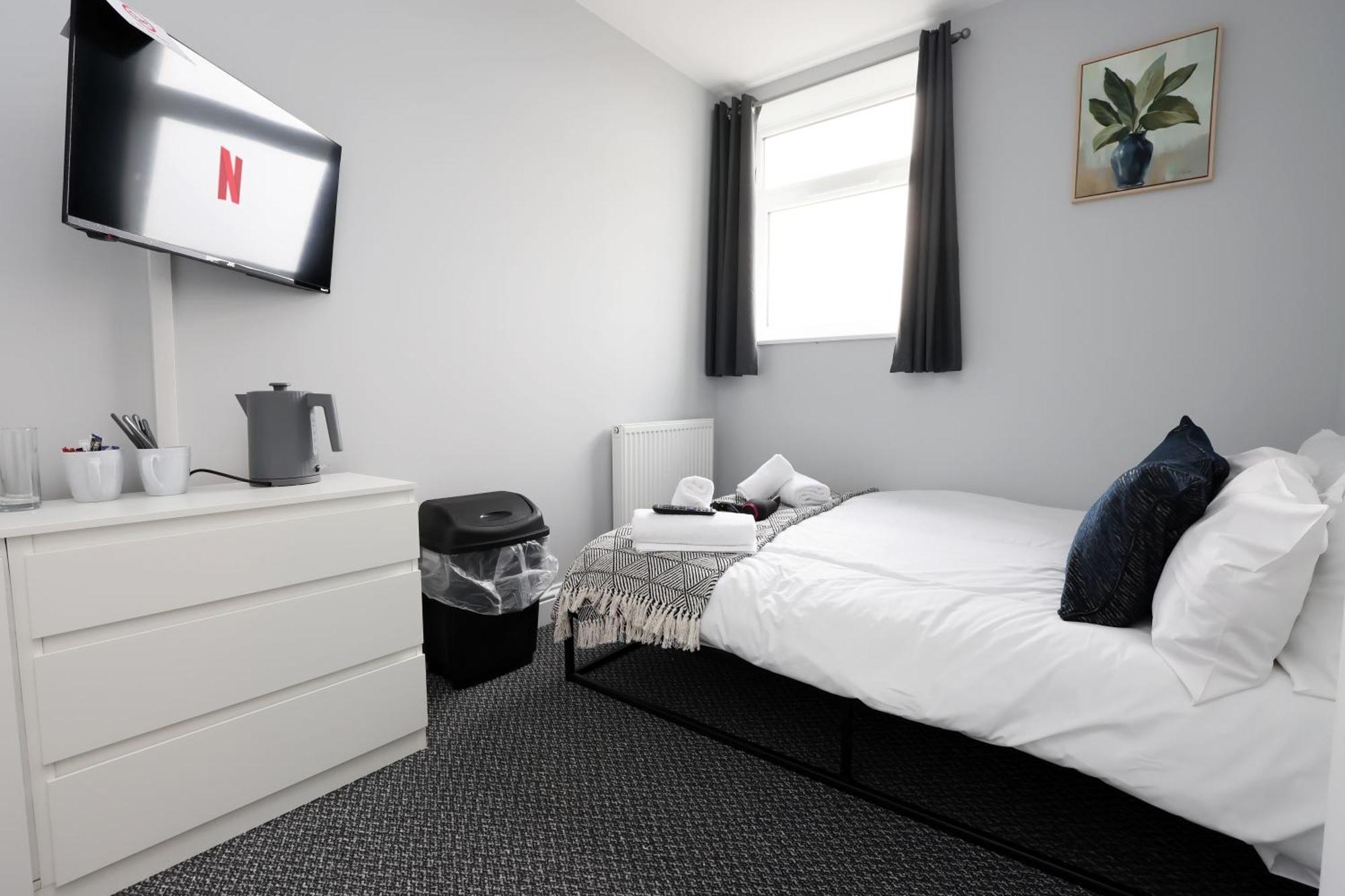 En-Suite Double Rooms, Smart Tv Comfy Style Llanelli Exterior foto