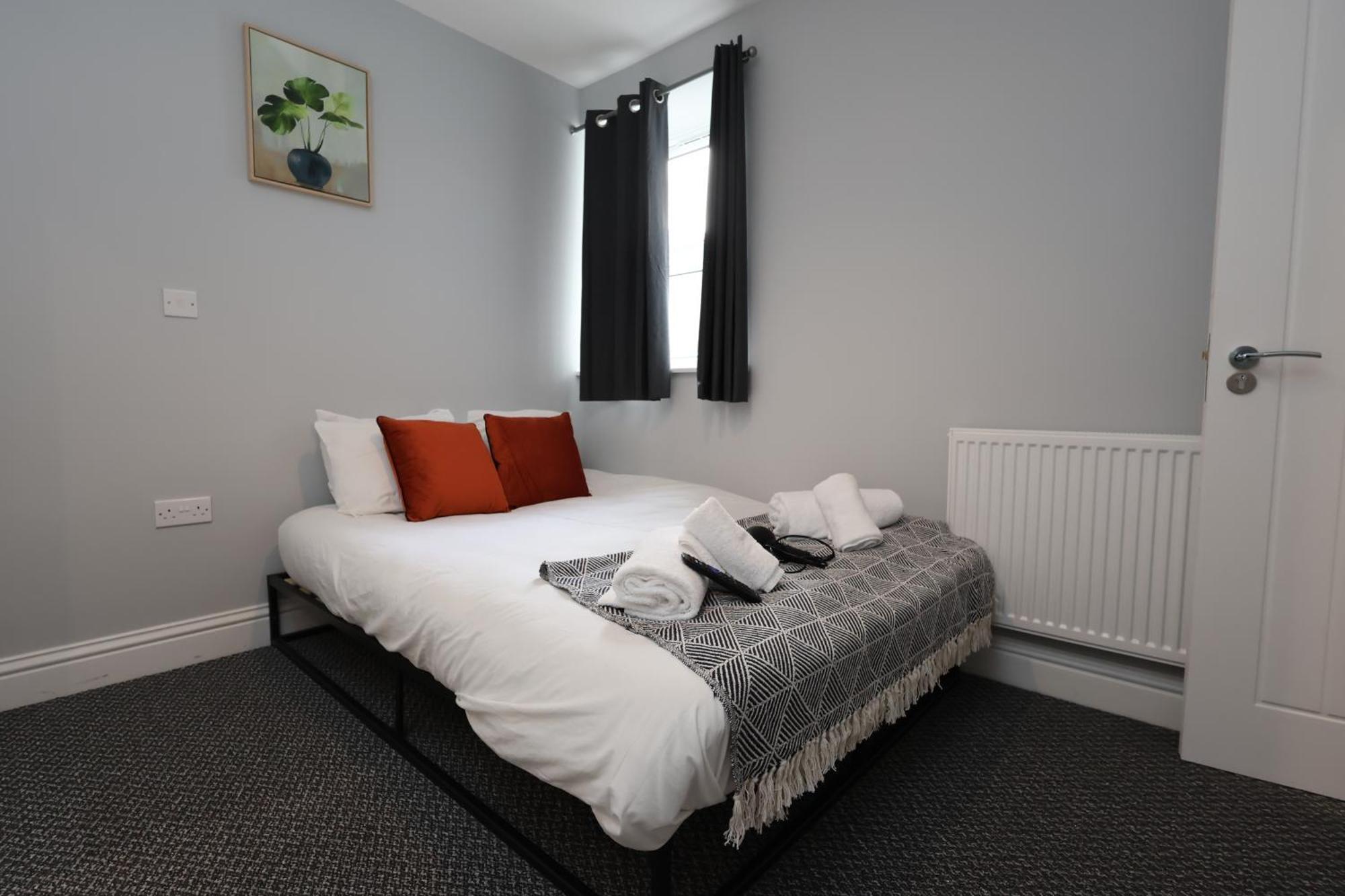 En-Suite Double Rooms, Smart Tv Comfy Style Llanelli Exterior foto