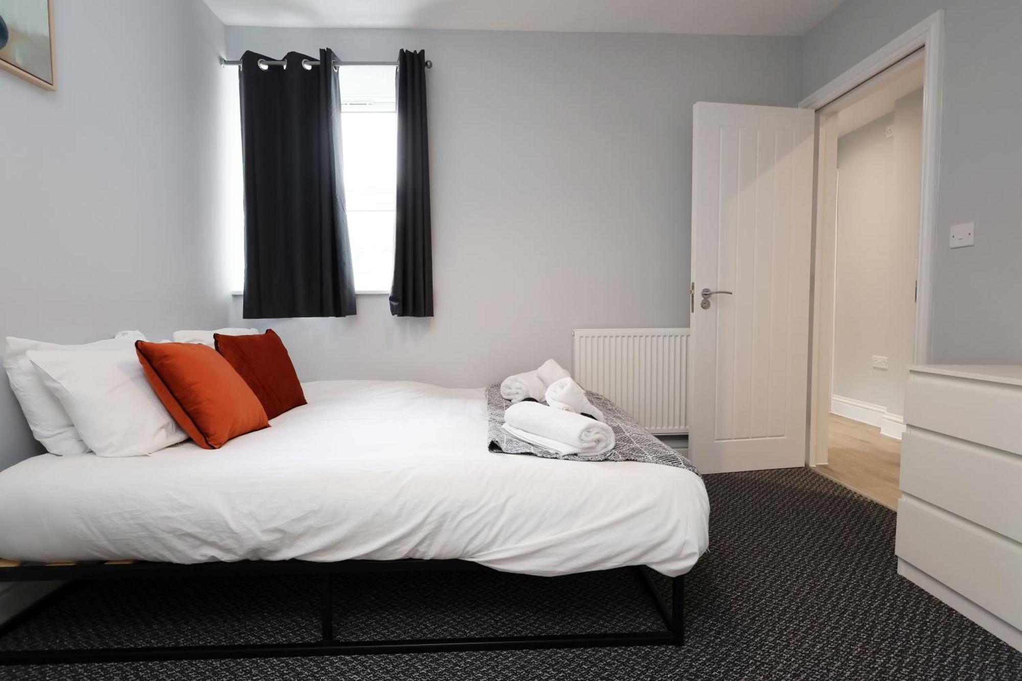 En-Suite Double Rooms, Smart Tv Comfy Style Llanelli Exterior foto