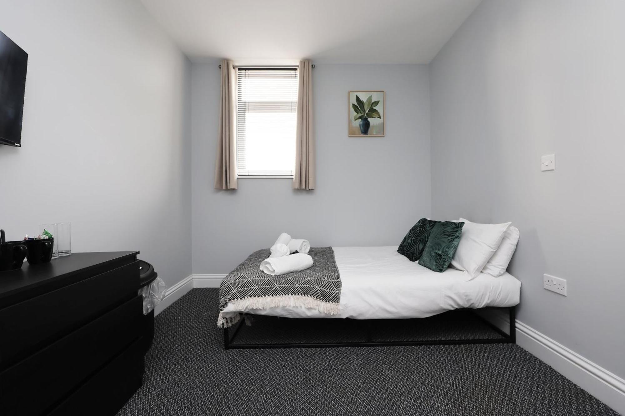 En-Suite Double Rooms, Smart Tv Comfy Style Llanelli Exterior foto