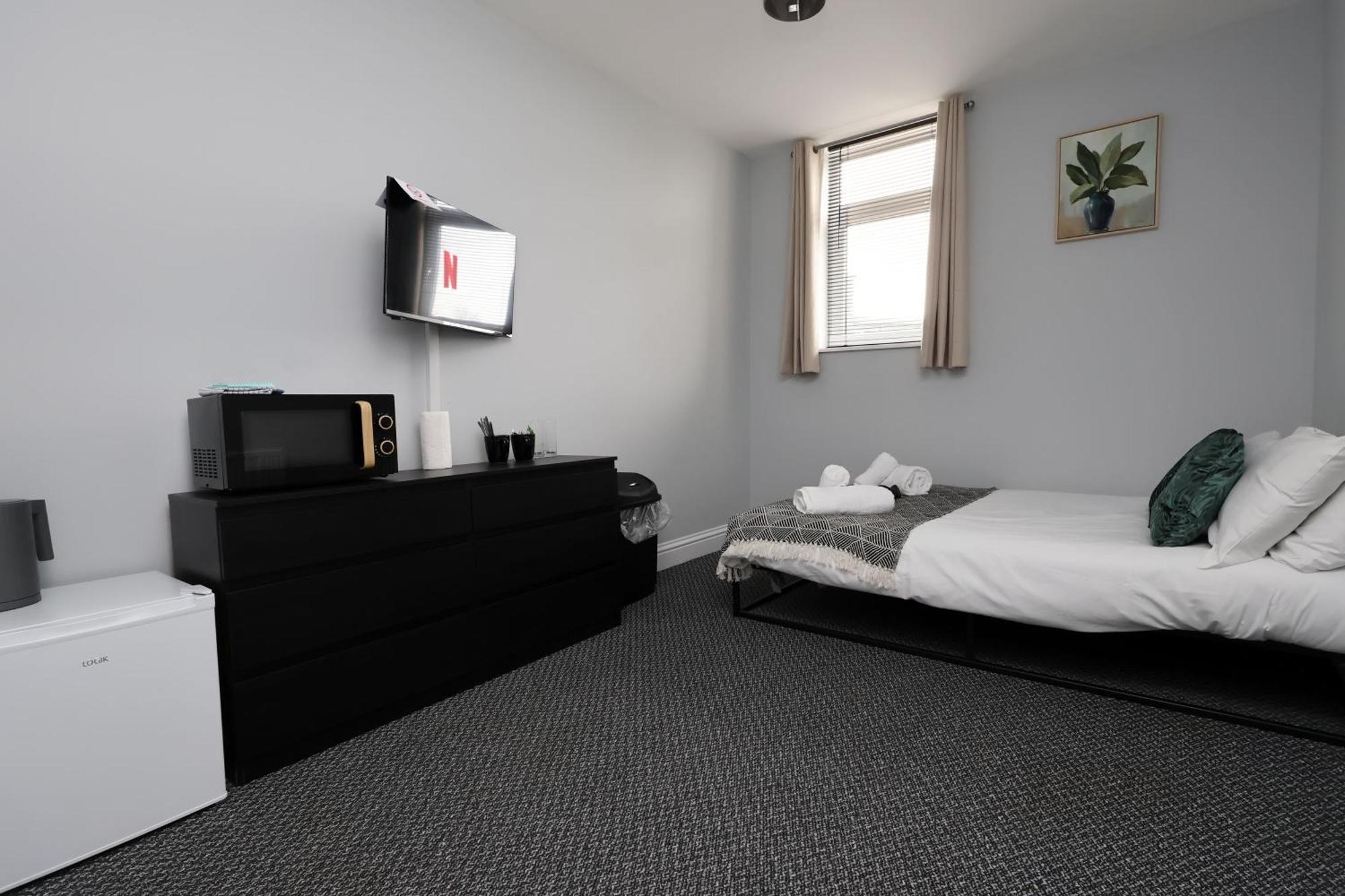 En-Suite Double Rooms, Smart Tv Comfy Style Llanelli Exterior foto